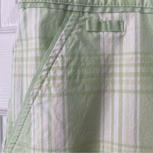 Izod XFG Women’s Size 14 Light Green Plaid 10.5” Inseam Golf Shorts - Picture 2 of 10